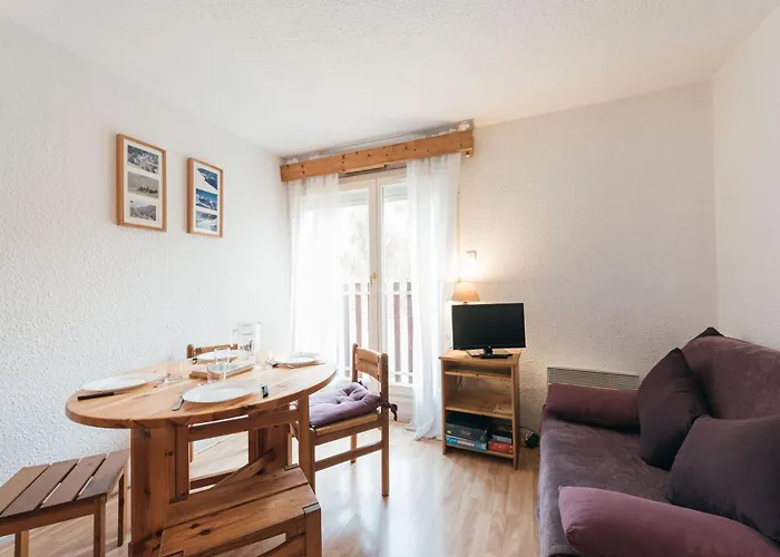 Apartman Ski, Rando, Cure *